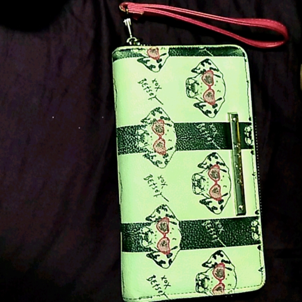 COPY - Betsey Johnson wallet